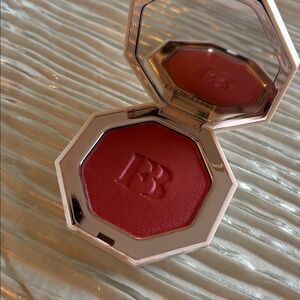 Fenty Ruby Richez